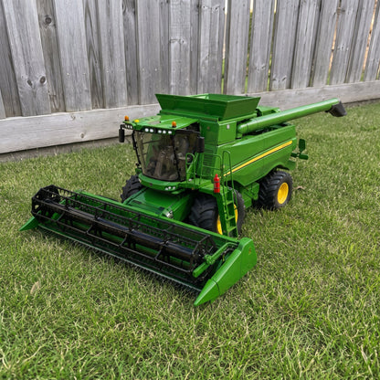 🚜 Remote Control Farm Vehicle Toy with Moving Mechanism & Side-Chute Action