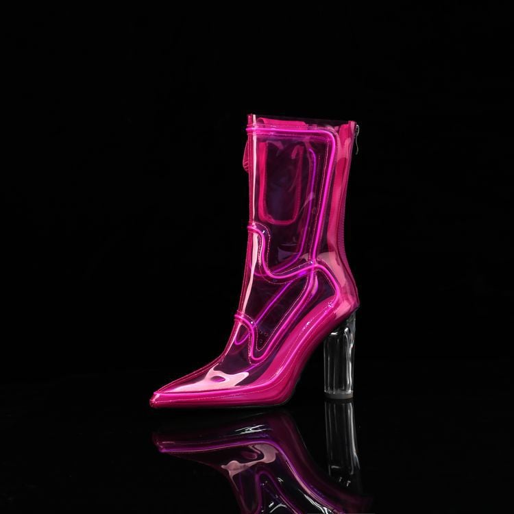 📸 Photo-Ready LED Boots Made For Night Moments